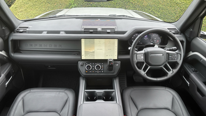 Land Rover Defender 3.0 D350 X-Dynamic HSE 90 3dr Auto Diesel Estate - Image 9